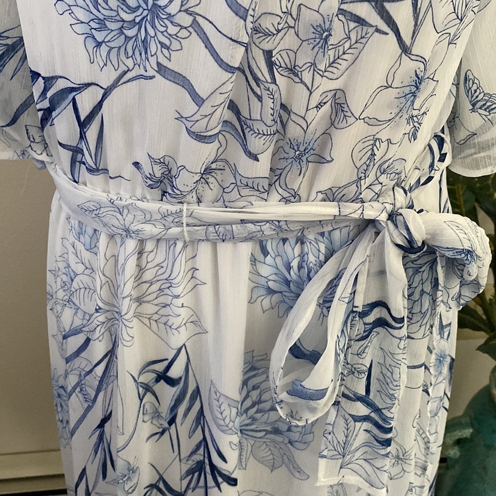 Dress - Picture 3 of 6